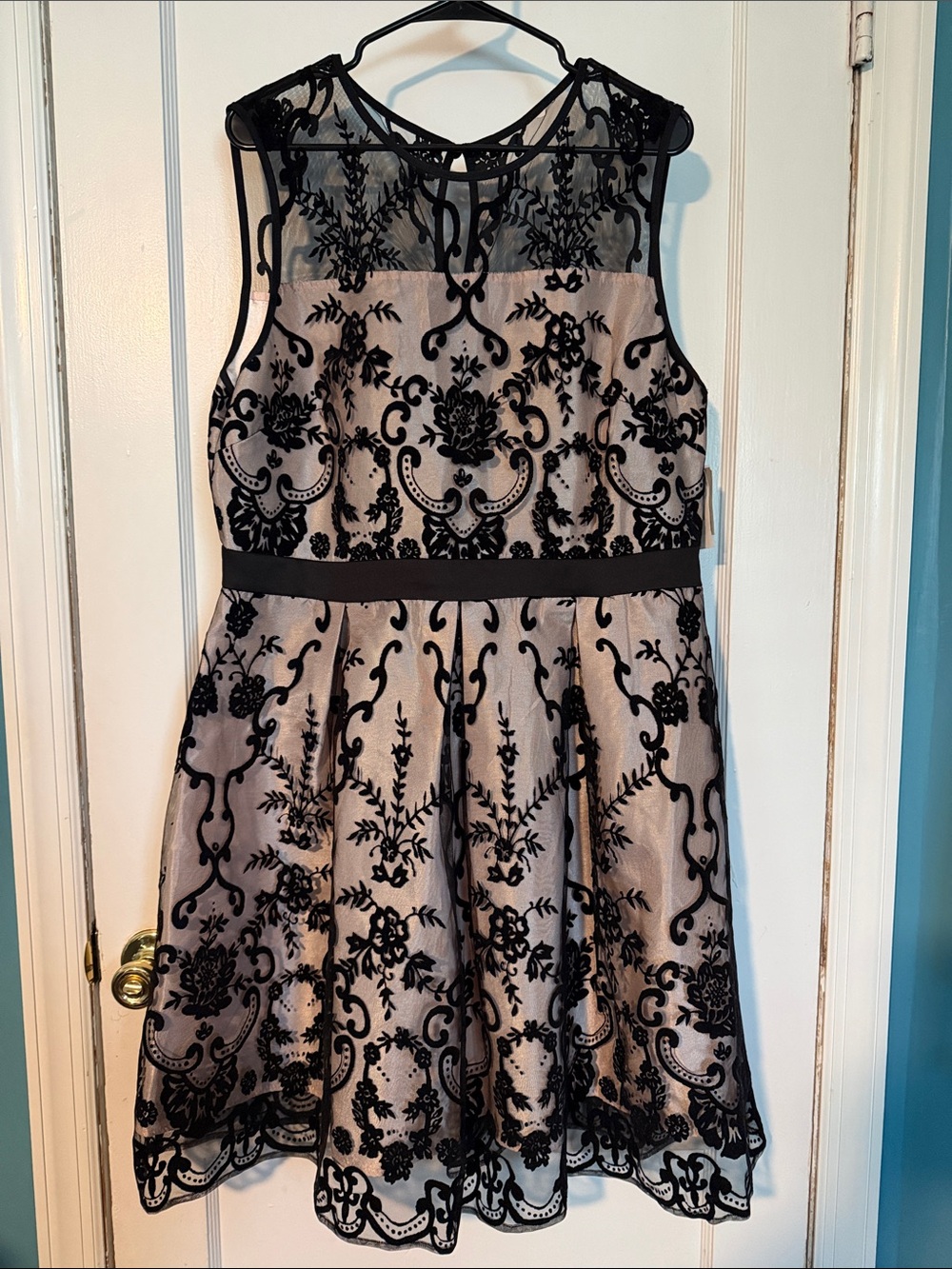 Women's Black Floral Lace Overlay Party Dress size 18